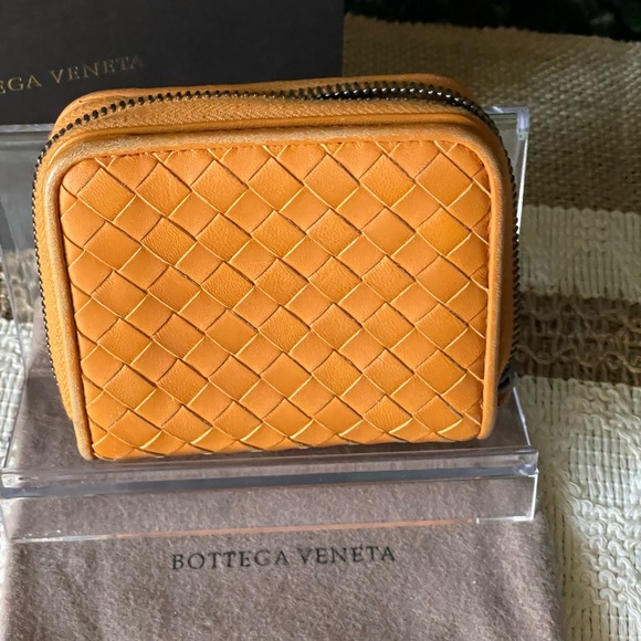 Bottega Veneta Zippy Compact Wallet - Picture 4 of 12